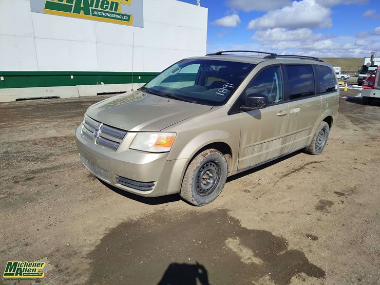 2010-dodge-grand-caravan-se-image-1