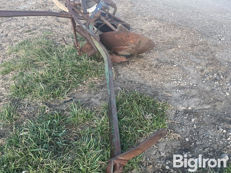 john-deere-terracing-plow-image-16