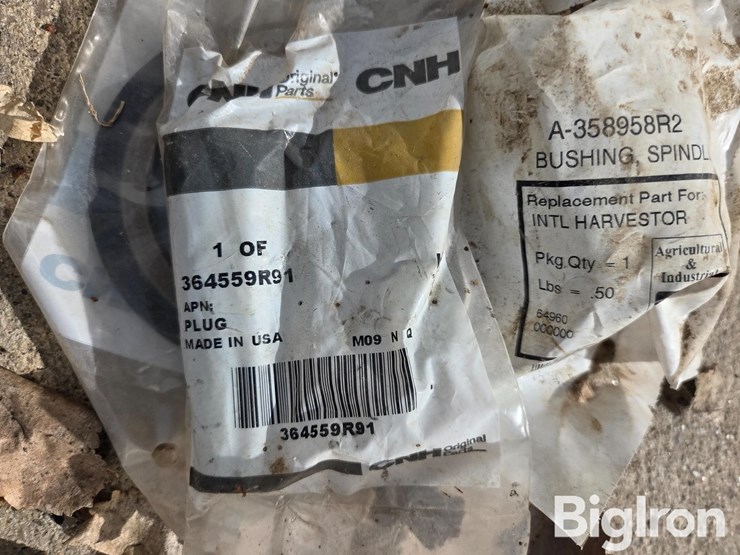 case-ih-antique-tractor-parts-image-17