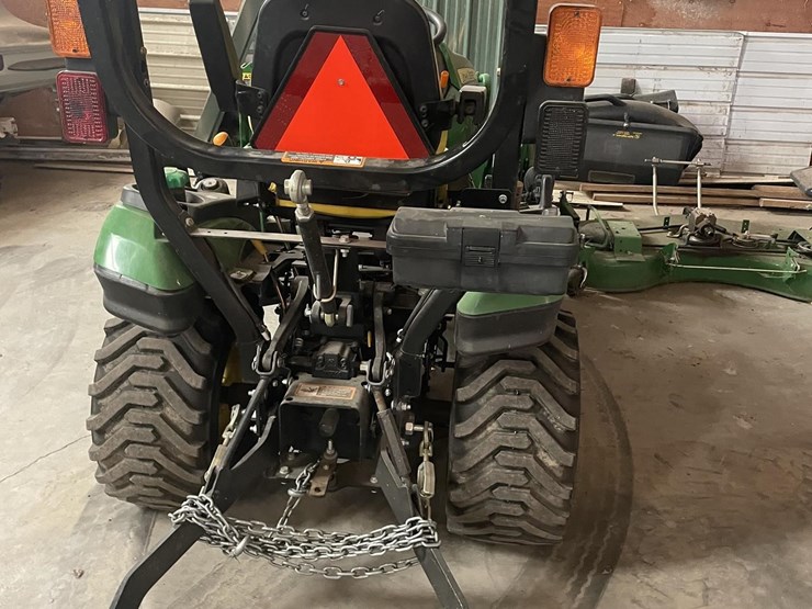 2017-john-deere-1025r-image-4