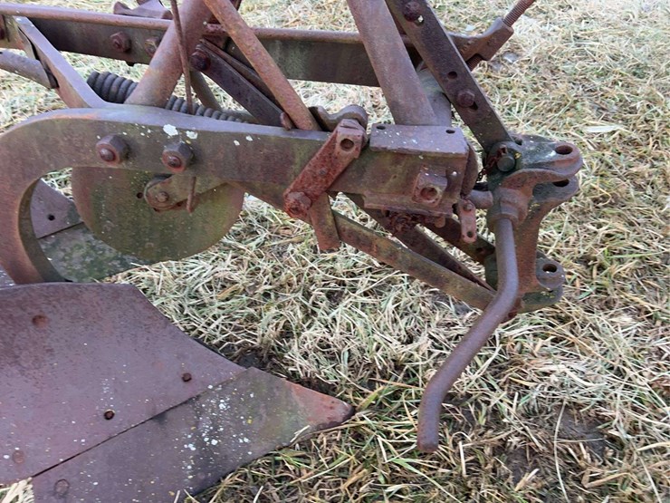 two-bottom-fordson-plow-image-17