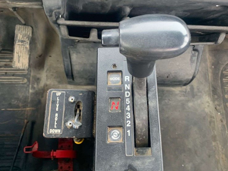 2003-freightliner-fl106-image-21