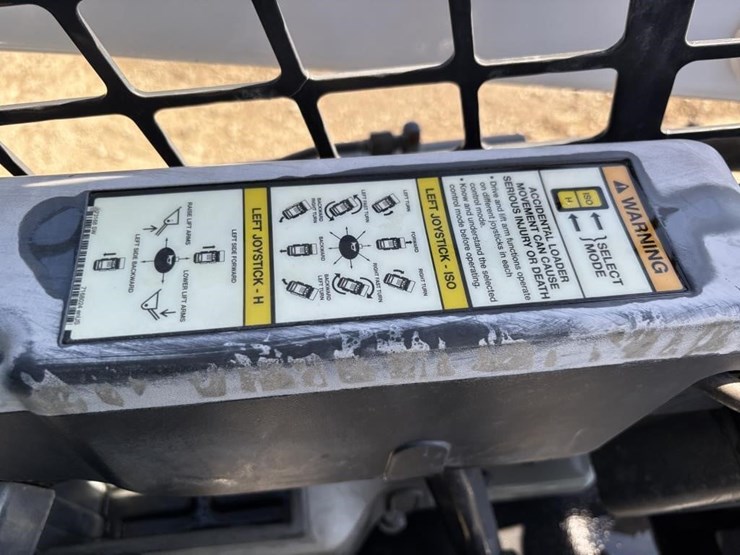 2020-bobcat-s550-image-23