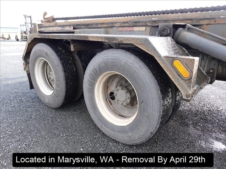 2015-peterbilt-567-image-39