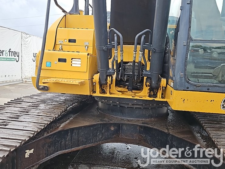 2016-deere-210g-image-19