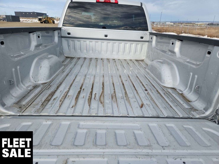 2018-chevrolet-silverado-1500-image-16