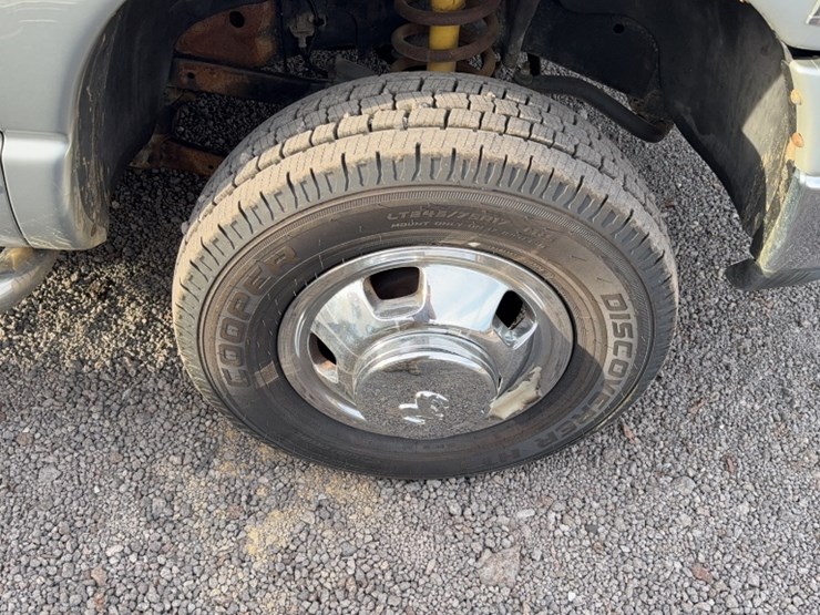 2004-dodge-3500-image-4