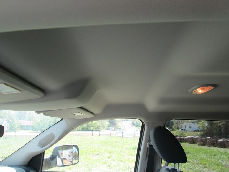 2011-dodge-3500-image-30