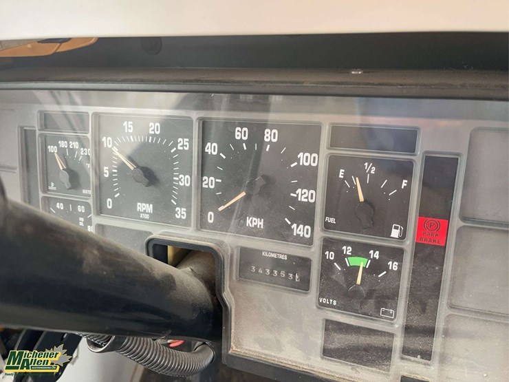 1997-international-3800-image-16