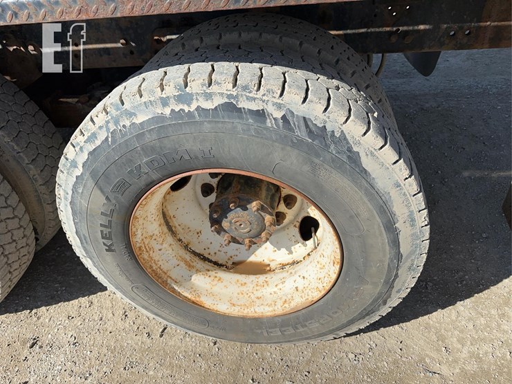 2005-sterling-lt9500-image-35