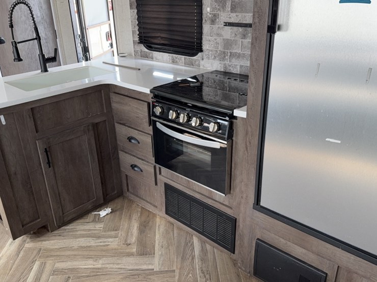 #3001-•-2021-forest-river-30'-bumper-pull-camper-image-18