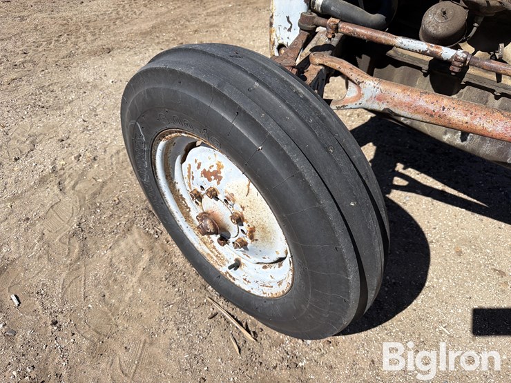 1950-ford-8n-image-13