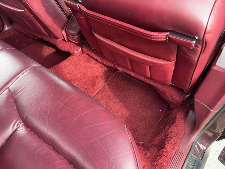 1989-lincoln-town-car-image-68