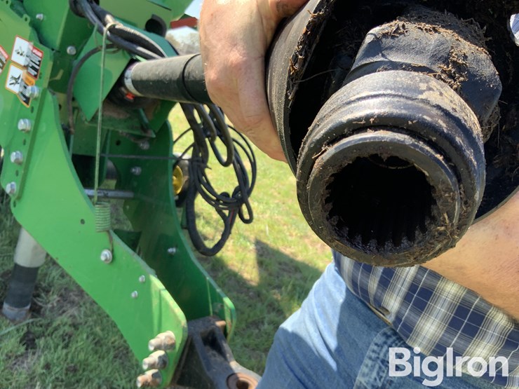 2019-john-deere-l341-image-14