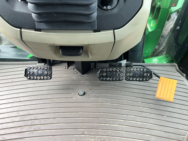 2019-john-deere-5090m-image-54