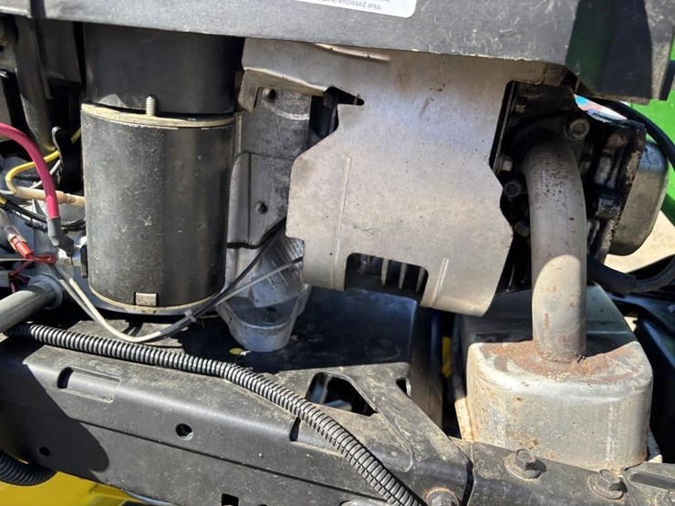 2016-john-deere-d110-image-22