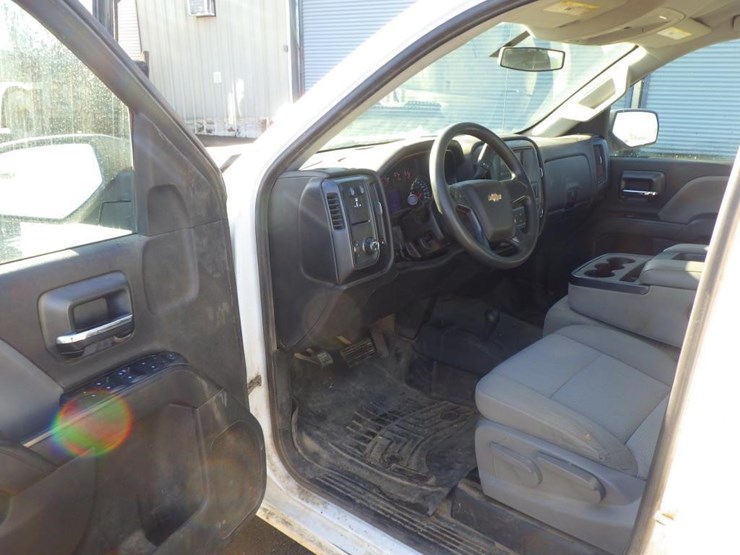 2018-chevrolet-1500-image-5