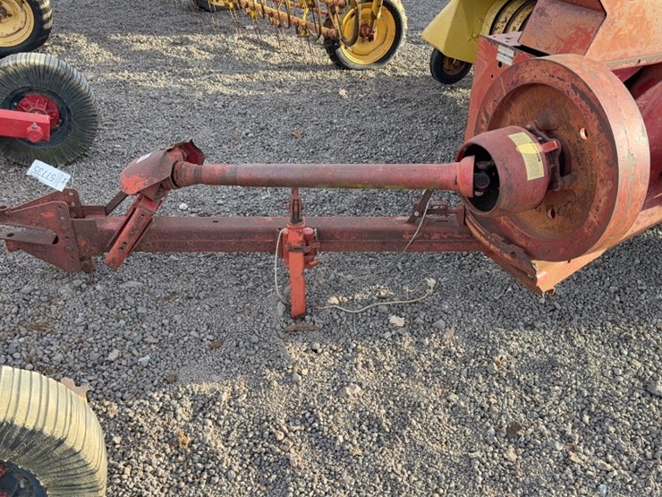 new-holland-273-image-3