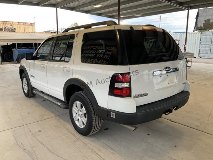 2007-ford-explorer-xlt-image-5