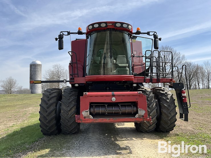 2012-case-ih-8120-image-2