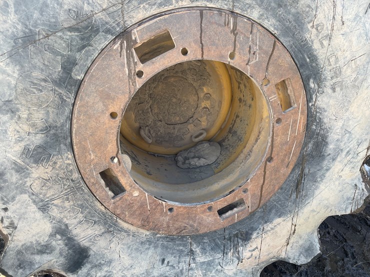 2008-caterpillar-553-image-14