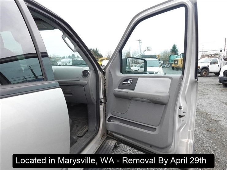 2005-ford-expedition-xlt-image-4