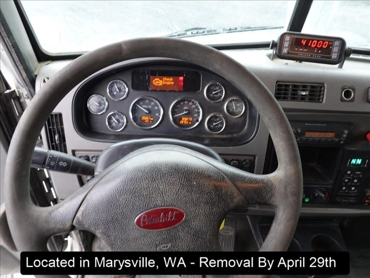 2011-peterbilt-348-image-32