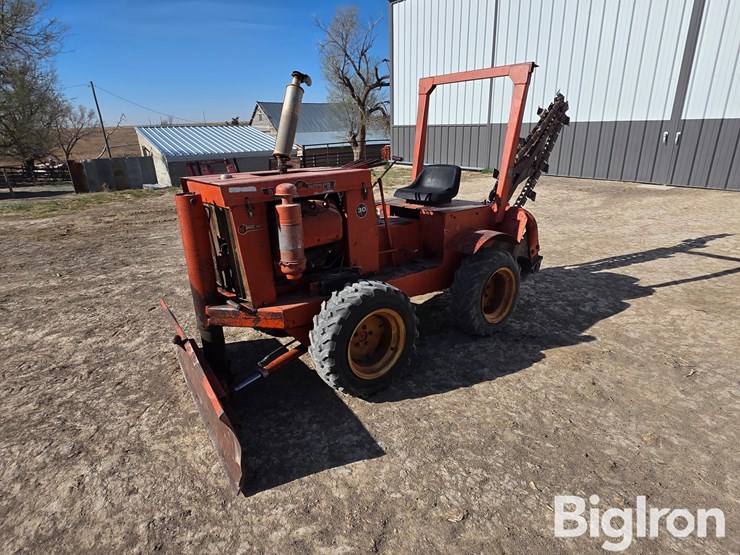 ditch-witch-v30-image-3