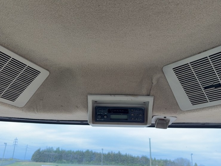 john-deere-8300-image-19