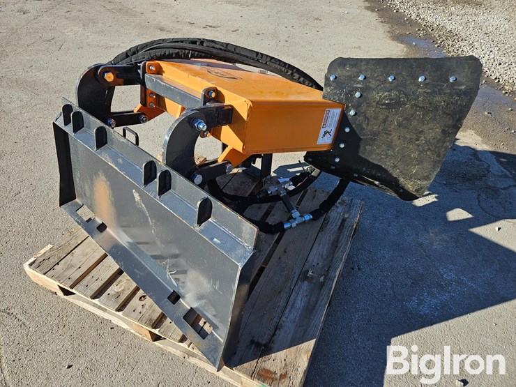 2025-massey-ferguson-730-image-5