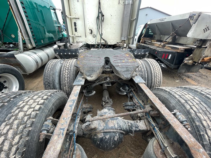 #238-•-2007-freightliner-semi-tractor-(title-in-delay)-(denmark,-wi)-image-29