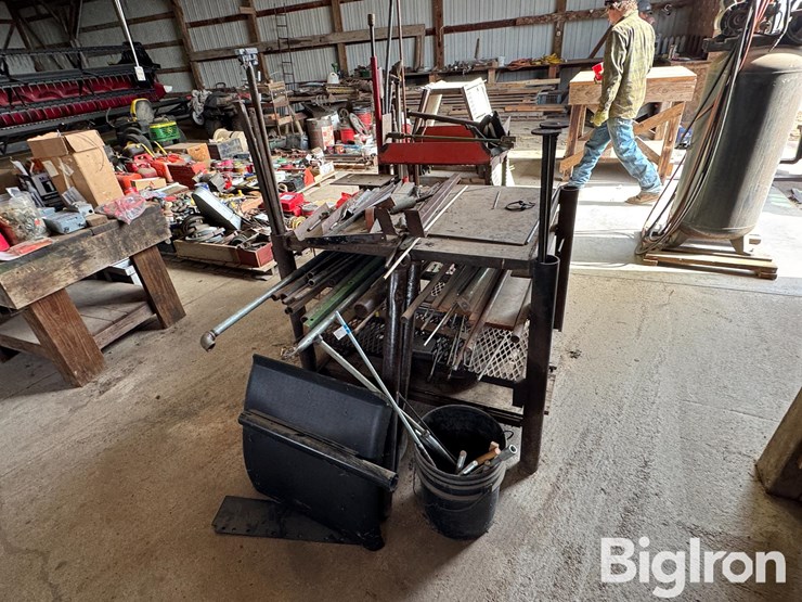 work-benches/tools/supplies-image-4