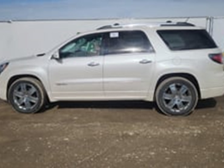 2014-gmc-acadia-denali-image-5