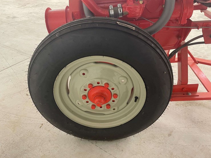 1950-ford-8n-image-32