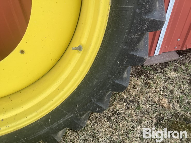 john-deere-340-image-9