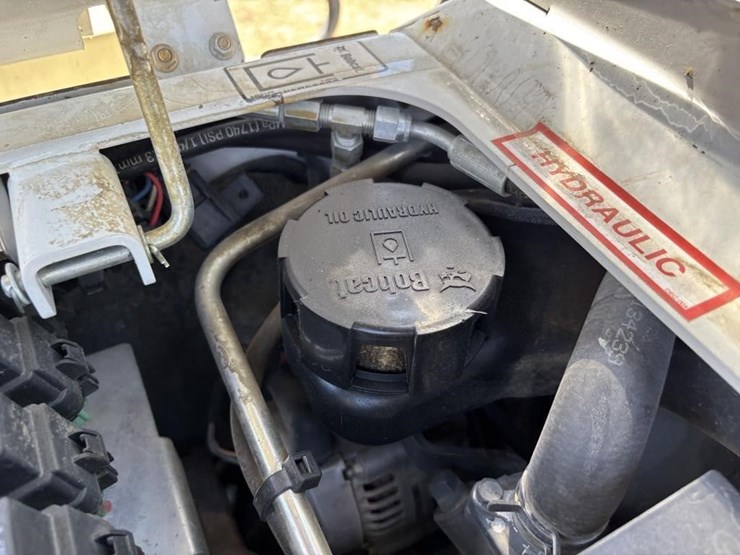 2020-bobcat-e10-image-45