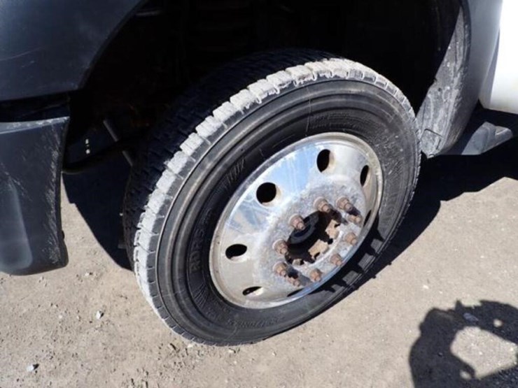 2016-ford-f550-xlt-image-27