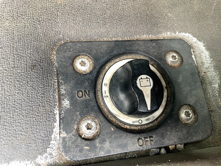 #232-•-2016-freightliner-truck-tractor-(has-wi-title)-(mora,-mn)-image-28