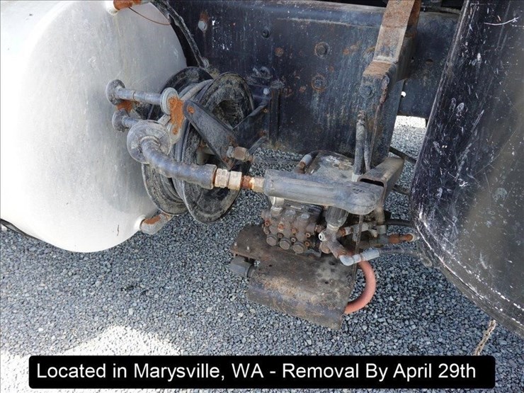 2005-international-7600-image-17