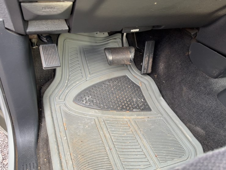 2004-dodge-3500-image-19