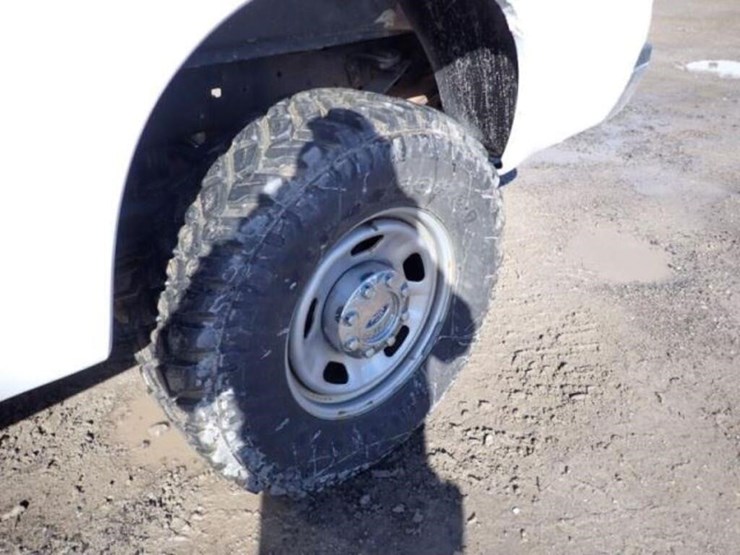 2016-ford-f350-xlt-image-28