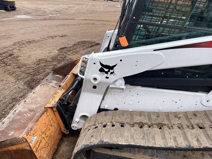 2018-bobcat-t740-image-12