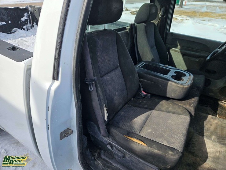 2010-chevrolet-silverado-1500-image-17