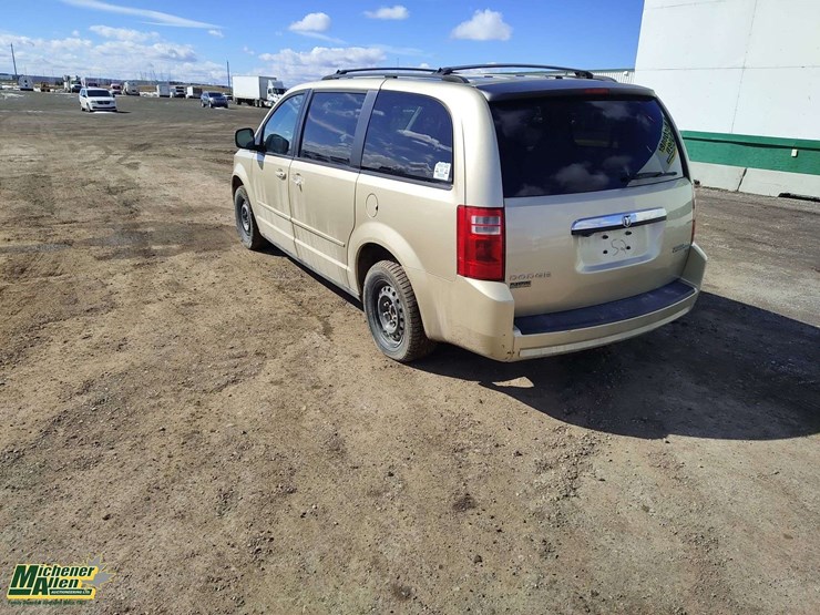 2010-dodge-grand-caravan-se-image-3