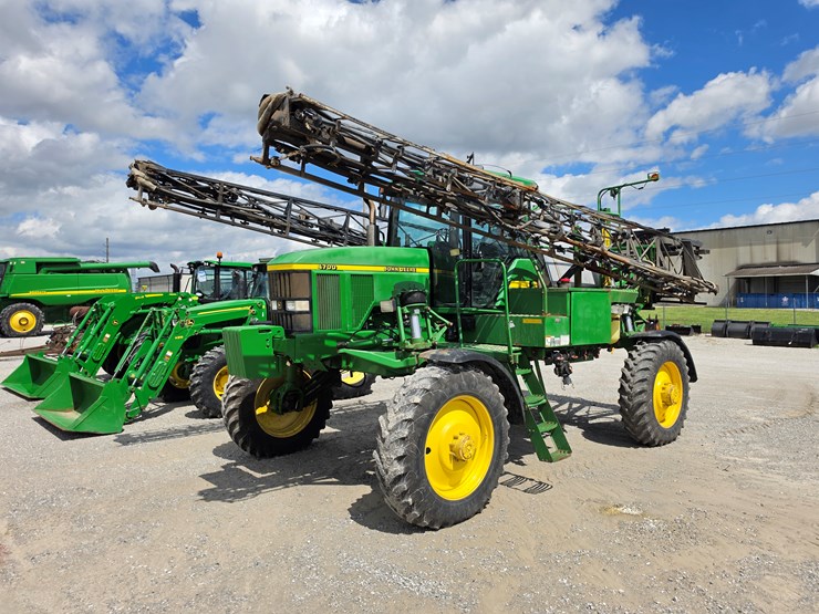 1998-john-deere-4700-image-1