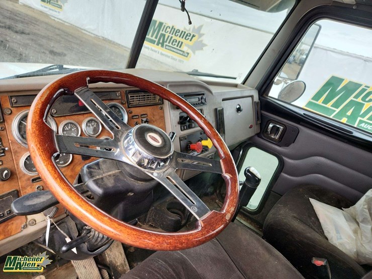 2008-peterbilt-340-image-15