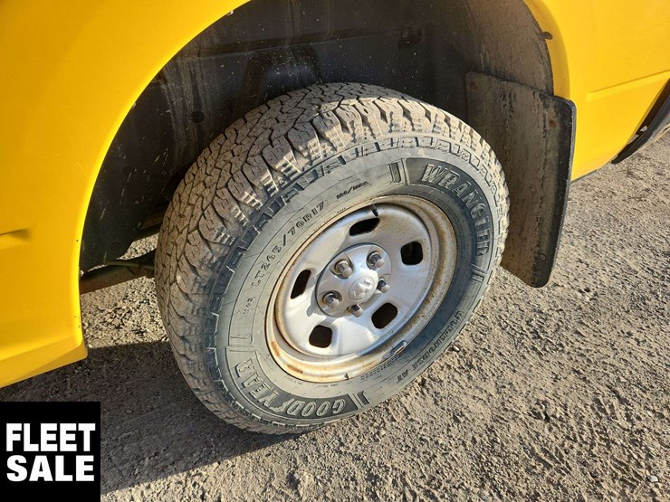 2019-ram-1500-classic-image-11