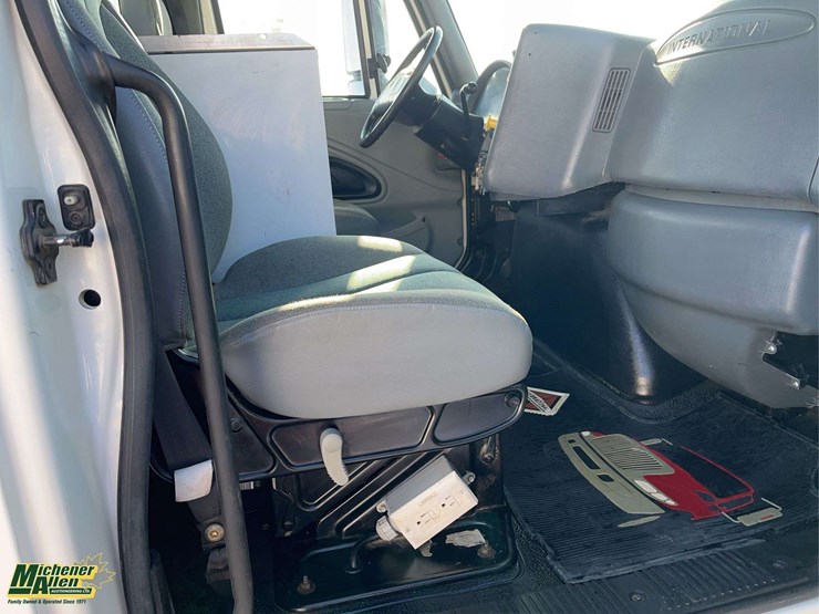 2006-international-durastar-4300-image-22