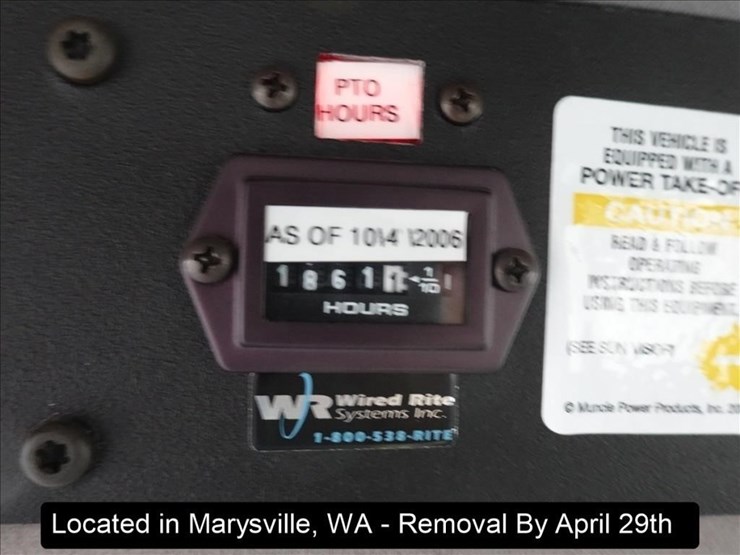 2003-freightliner-fl80-image-31