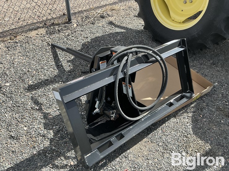 worksaver-skid-steer-mount---hydraulic-bale-unroller-image-8